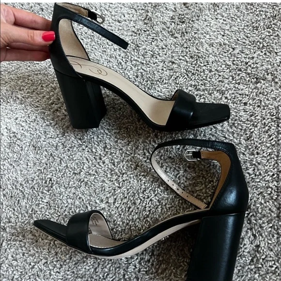 SALE-never worn-Sam Edelman Black Leather Block Heel Sandal - Picture 4 of 4